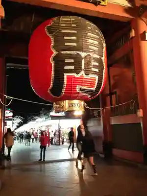 浅草寺の山門・神門