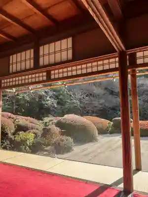 詩仙堂（丈山寺）の{uncategorized: "未分類", other: "その他", undefined: "問題あり", building: "その他建物", grave: "お墓", sacred_gate: "鳥居", guardian: "狛犬", statue: "像", buddha: "仏像", history: "歴史", nature: "自然", garden: "庭園", animal: "動物", pagoda: "塔", temizu: "手水舎", mountain_gate: "山門・神門", sanctuary: "本殿・本堂", subordinate: "末社・摂社", art: "芸術", scenery: "景色", jizo: "地蔵", ema: "絵馬", goshuin: "御朱印", omikuji: "おみくじ", items: "授与品その他", amulet: "お守り", goshuincho: "御朱印帳", eats: "食事", festival: "お祭り", votive_dance: "神楽", shichigosan: "七五三参", wedding: "結婚式", experience: "体験その他", initially: "初詣", around: "周辺", anti_infection: "感染症対策"}