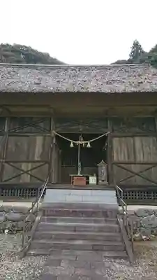 岩屋熊野座神社の本殿・本堂