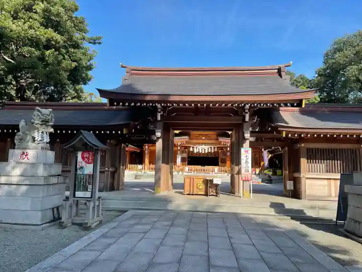 亀ケ池八幡宮の山門・神門