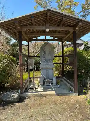 浄光明寺の{uncategorized: "未分類", other: "その他", undefined: "問題あり", building: "その他建物", grave: "お墓", sacred_gate: "鳥居", guardian: "狛犬", statue: "像", buddha: "仏像", history: "歴史", nature: "自然", garden: "庭園", animal: "動物", pagoda: "塔", temizu: "手水舎", mountain_gate: "山門・神門", sanctuary: "本殿・本堂", subordinate: "末社・摂社", art: "芸術", scenery: "景色", jizo: "地蔵", ema: "絵馬", goshuin: "御朱印", omikuji: "おみくじ", items: "授与品その他", amulet: "お守り", goshuincho: "御朱印帳", eats: "食事", festival: "お祭り", votive_dance: "神楽", shichigosan: "七五三参", wedding: "結婚式", experience: "体験その他", initially: "初詣", around: "周辺", anti_infection: "感染症対策"}