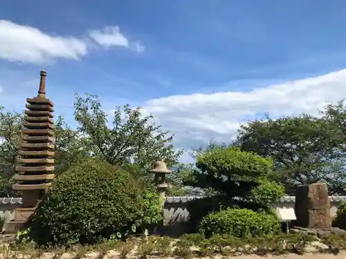 医王寺の庭園