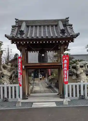寳藏院の山門・神門
