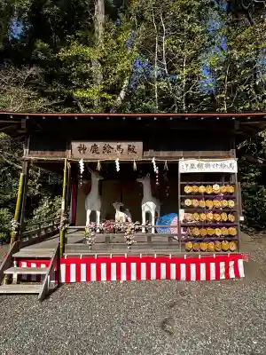 砥鹿神社（里宮）の{uncategorized: "未分類", other: "その他", undefined: "問題あり", building: "その他建物", grave: "お墓", sacred_gate: "鳥居", guardian: "狛犬", statue: "像", buddha: "仏像", history: "歴史", nature: "自然", garden: "庭園", animal: "動物", pagoda: "塔", temizu: "手水舎", mountain_gate: "山門・神門", sanctuary: "本殿・本堂", subordinate: "末社・摂社", art: "芸術", scenery: "景色", jizo: "地蔵", ema: "絵馬", goshuin: "御朱印", omikuji: "おみくじ", items: "授与品その他", amulet: "お守り", goshuincho: "御朱印帳", eats: "食事", festival: "お祭り", votive_dance: "神楽", shichigosan: "七五三参", wedding: "結婚式", experience: "体験その他", initially: "初詣", around: "周辺", anti_infection: "感染症対策"}