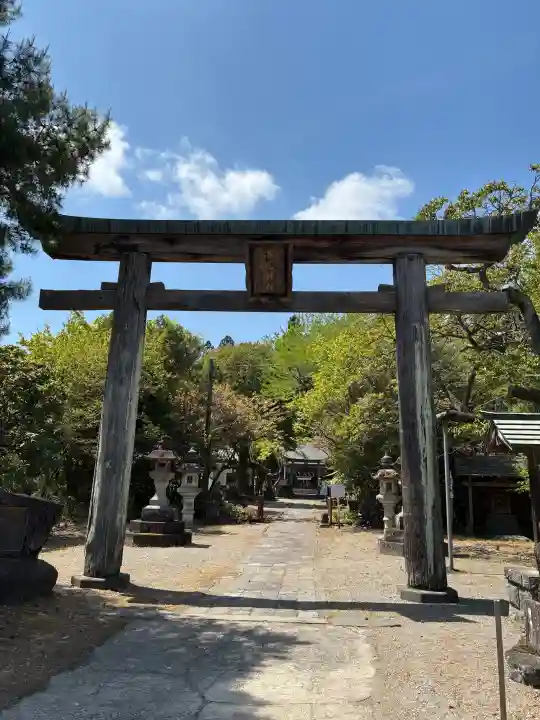 今市瀧尾神社の{uncategorized: "未分類", other: "その他", undefined: "問題あり", building: "その他建物", grave: "お墓", sacred_gate: "鳥居", guardian: "狛犬", statue: "像", buddha: "仏像", history: "歴史", nature: "自然", garden: "庭園", animal: "動物", pagoda: "塔", temizu: "手水舎", mountain_gate: "山門・神門", sanctuary: "本殿・本堂", subordinate: "末社・摂社", art: "芸術", scenery: "景色", jizo: "地蔵", ema: "絵馬", goshuin: "御朱印", omikuji: "おみくじ", items: "授与品その他", amulet: "お守り", goshuincho: "御朱印帳", eats: "食事", festival: "お祭り", votive_dance: "神楽", shichigosan: "七五三参", wedding: "結婚式", experience: "体験その他", initially: "初詣", around: "周辺", anti_infection: "感染症対策"}