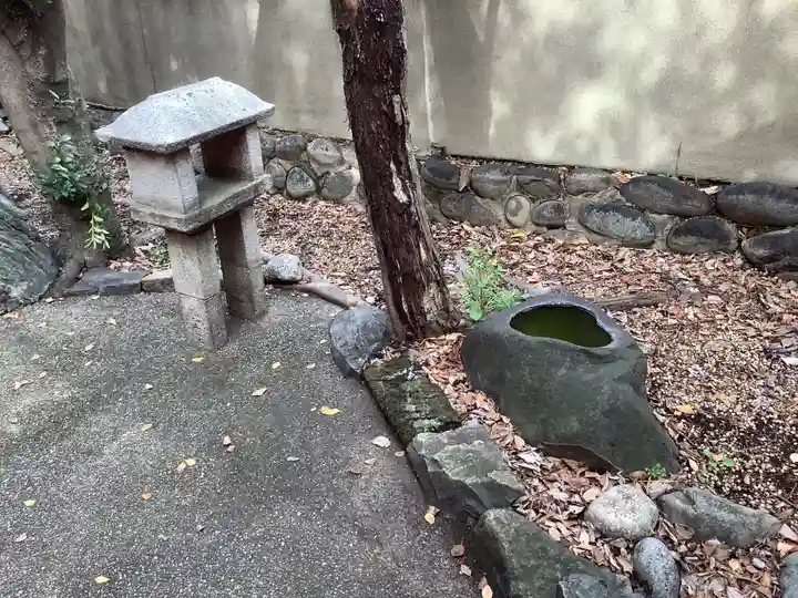 闇之森八幡社の手水舎