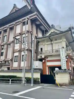 龍善寺の{uncategorized: "未分類", other: "その他", undefined: "問題あり", building: "その他建物", grave: "お墓", sacred_gate: "鳥居", guardian: "狛犬", statue: "像", buddha: "仏像", history: "歴史", nature: "自然", garden: "庭園", animal: "動物", pagoda: "塔", temizu: "手水舎", mountain_gate: "山門・神門", sanctuary: "本殿・本堂", subordinate: "末社・摂社", art: "芸術", scenery: "景色", jizo: "地蔵", ema: "絵馬", goshuin: "御朱印", omikuji: "おみくじ", items: "授与品その他", amulet: "お守り", goshuincho: "御朱印帳", eats: "食事", festival: "お祭り", votive_dance: "神楽", shichigosan: "七五三参", wedding: "結婚式", experience: "体験その他", initially: "初詣", around: "周辺", anti_infection: "感染症対策"}