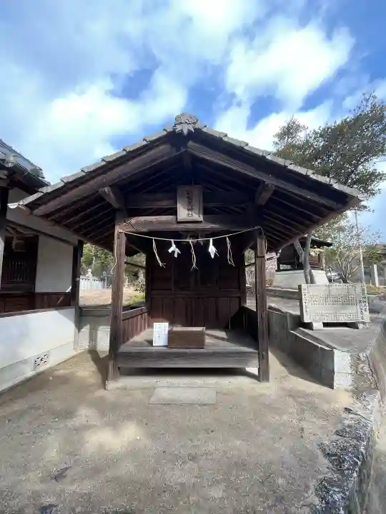 小野神社の{uncategorized: "未分類", other: "その他", undefined: "問題あり", building: "その他建物", grave: "お墓", sacred_gate: "鳥居", guardian: "狛犬", statue: "像", buddha: "仏像", history: "歴史", nature: "自然", garden: "庭園", animal: "動物", pagoda: "塔", temizu: "手水舎", mountain_gate: "山門・神門", sanctuary: "本殿・本堂", subordinate: "末社・摂社", art: "芸術", scenery: "景色", jizo: "地蔵", ema: "絵馬", goshuin: "御朱印", omikuji: "おみくじ", items: "授与品その他", amulet: "お守り", goshuincho: "御朱印帳", eats: "食事", festival: "お祭り", votive_dance: "神楽", shichigosan: "七五三参", wedding: "結婚式", experience: "体験その他", initially: "初詣", around: "周辺", anti_infection: "感染症対策"}