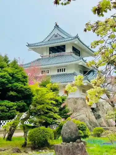 糠部神社の{uncategorized: "未分類", other: "その他", undefined: "問題あり", building: "その他建物", grave: "お墓", sacred_gate: "鳥居", guardian: "狛犬", statue: "像", buddha: "仏像", history: "歴史", nature: "自然", garden: "庭園", animal: "動物", pagoda: "塔", temizu: "手水舎", mountain_gate: "山門・神門", sanctuary: "本殿・本堂", subordinate: "末社・摂社", art: "芸術", scenery: "景色", jizo: "地蔵", ema: "絵馬", goshuin: "御朱印", omikuji: "おみくじ", items: "授与品その他", amulet: "お守り", goshuincho: "御朱印帳", eats: "食事", festival: "お祭り", votive_dance: "神楽", shichigosan: "七五三参", wedding: "結婚式", experience: "体験その他", initially: "初詣", around: "周辺", anti_infection: "感染症対策"}