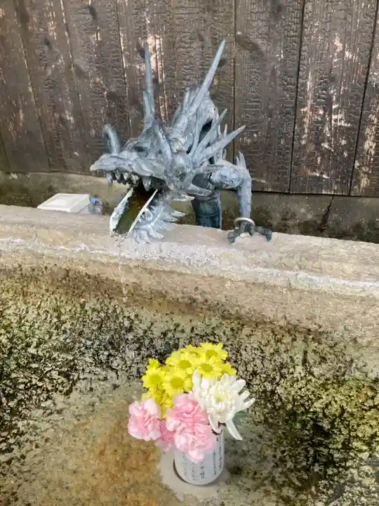 泊神社の手水舎