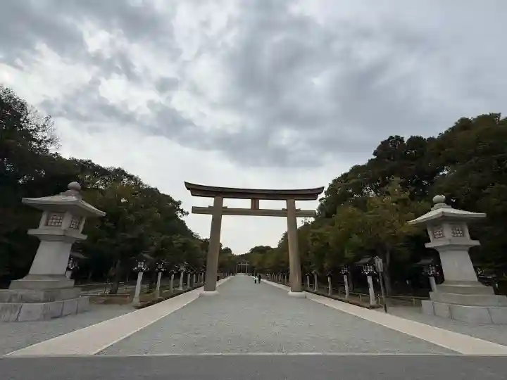 橿原神宮の{uncategorized: "未分類", other: "その他", undefined: "問題あり", building: "その他建物", grave: "お墓", sacred_gate: "鳥居", guardian: "狛犬", statue: "像", buddha: "仏像", history: "歴史", nature: "自然", garden: "庭園", animal: "動物", pagoda: "塔", temizu: "手水舎", mountain_gate: "山門・神門", sanctuary: "本殿・本堂", subordinate: "末社・摂社", art: "芸術", scenery: "景色", jizo: "地蔵", ema: "絵馬", goshuin: "御朱印", omikuji: "おみくじ", items: "授与品その他", amulet: "お守り", goshuincho: "御朱印帳", eats: "食事", festival: "お祭り", votive_dance: "神楽", shichigosan: "七五三参", wedding: "結婚式", experience: "体験その他", initially: "初詣", around: "周辺", anti_infection: "感染症対策"}