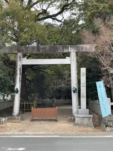 神明社の鳥居