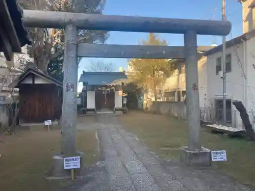 牛込柳町天祖神社の{uncategorized: "未分類", other: "その他", undefined: "問題あり", building: "その他建物", grave: "お墓", sacred_gate: "鳥居", guardian: "狛犬", statue: "像", buddha: "仏像", history: "歴史", nature: "自然", garden: "庭園", animal: "動物", pagoda: "塔", temizu: "手水舎", mountain_gate: "山門・神門", sanctuary: "本殿・本堂", subordinate: "末社・摂社", art: "芸術", scenery: "景色", jizo: "地蔵", ema: "絵馬", goshuin: "御朱印", omikuji: "おみくじ", items: "授与品その他", amulet: "お守り", goshuincho: "御朱印帳", eats: "食事", festival: "お祭り", votive_dance: "神楽", shichigosan: "七五三参", wedding: "結婚式", experience: "体験その他", initially: "初詣", around: "周辺", anti_infection: "感染症対策"}