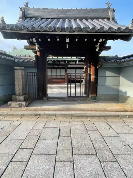 如来院の山門・神門