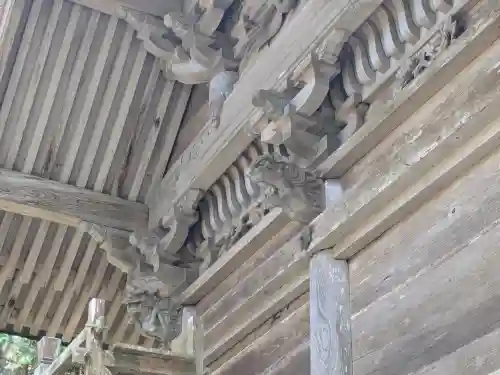 知井八幡神社の{uncategorized: "未分類", other: "その他", undefined: "問題あり", building: "その他建物", grave: "お墓", sacred_gate: "鳥居", guardian: "狛犬", statue: "像", buddha: "仏像", history: "歴史", nature: "自然", garden: "庭園", animal: "動物", pagoda: "塔", temizu: "手水舎", mountain_gate: "山門・神門", sanctuary: "本殿・本堂", subordinate: "末社・摂社", art: "芸術", scenery: "景色", jizo: "地蔵", ema: "絵馬", goshuin: "御朱印", omikuji: "おみくじ", items: "授与品その他", amulet: "お守り", goshuincho: "御朱印帳", eats: "食事", festival: "お祭り", votive_dance: "神楽", shichigosan: "七五三参", wedding: "結婚式", experience: "体験その他", initially: "初詣", around: "周辺", anti_infection: "感染症対策"}