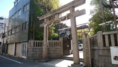 難波八阪神社の鳥居