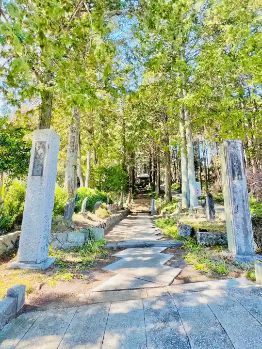 大雄寺の{uncategorized: "未分類", other: "その他", undefined: "問題あり", building: "その他建物", grave: "お墓", sacred_gate: "鳥居", guardian: "狛犬", statue: "像", buddha: "仏像", history: "歴史", nature: "自然", garden: "庭園", animal: "動物", pagoda: "塔", temizu: "手水舎", mountain_gate: "山門・神門", sanctuary: "本殿・本堂", subordinate: "末社・摂社", art: "芸術", scenery: "景色", jizo: "地蔵", ema: "絵馬", goshuin: "御朱印", omikuji: "おみくじ", items: "授与品その他", amulet: "お守り", goshuincho: "御朱印帳", eats: "食事", festival: "お祭り", votive_dance: "神楽", shichigosan: "七五三参", wedding: "結婚式", experience: "体験その他", initially: "初詣", around: "周辺", anti_infection: "感染症対策"}