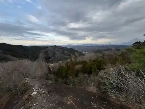 法性寺 奥の院の{uncategorized: "未分類", other: "その他", undefined: "問題あり", building: "その他建物", grave: "お墓", sacred_gate: "鳥居", guardian: "狛犬", statue: "像", buddha: "仏像", history: "歴史", nature: "自然", garden: "庭園", animal: "動物", pagoda: "塔", temizu: "手水舎", mountain_gate: "山門・神門", sanctuary: "本殿・本堂", subordinate: "末社・摂社", art: "芸術", scenery: "景色", jizo: "地蔵", ema: "絵馬", goshuin: "御朱印", omikuji: "おみくじ", items: "授与品その他", amulet: "お守り", goshuincho: "御朱印帳", eats: "食事", festival: "お祭り", votive_dance: "神楽", shichigosan: "七五三参", wedding: "結婚式", experience: "体験その他", initially: "初詣", around: "周辺", anti_infection: "感染症対策"}