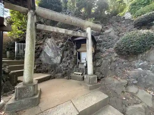 品川神社の{uncategorized: "未分類", other: "その他", undefined: "問題あり", building: "その他建物", grave: "お墓", sacred_gate: "鳥居", guardian: "狛犬", statue: "像", buddha: "仏像", history: "歴史", nature: "自然", garden: "庭園", animal: "動物", pagoda: "塔", temizu: "手水舎", mountain_gate: "山門・神門", sanctuary: "本殿・本堂", subordinate: "末社・摂社", art: "芸術", scenery: "景色", jizo: "地蔵", ema: "絵馬", goshuin: "御朱印", omikuji: "おみくじ", items: "授与品その他", amulet: "お守り", goshuincho: "御朱印帳", eats: "食事", festival: "お祭り", votive_dance: "神楽", shichigosan: "七五三参", wedding: "結婚式", experience: "体験その他", initially: "初詣", around: "周辺", anti_infection: "感染症対策"}