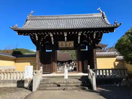 新長谷寺の山門