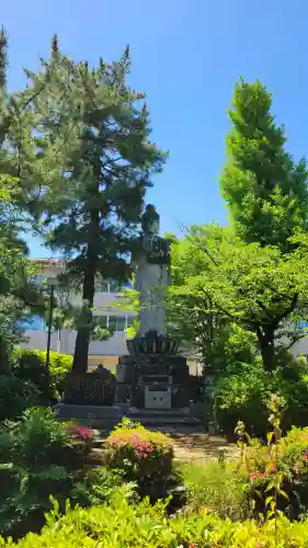 圓鏡寺の{uncategorized: "未分類", other: "その他", undefined: "問題あり", building: "その他建物", grave: "お墓", sacred_gate: "鳥居", guardian: "狛犬", statue: "像", buddha: "仏像", history: "歴史", nature: "自然", garden: "庭園", animal: "動物", pagoda: "塔", temizu: "手水舎", mountain_gate: "山門・神門", sanctuary: "本殿・本堂", subordinate: "末社・摂社", art: "芸術", scenery: "景色", jizo: "地蔵", ema: "絵馬", goshuin: "御朱印", omikuji: "おみくじ", items: "授与品その他", amulet: "お守り", goshuincho: "御朱印帳", eats: "食事", festival: "お祭り", votive_dance: "神楽", shichigosan: "七五三参", wedding: "結婚式", experience: "体験その他", initially: "初詣", around: "周辺", anti_infection: "感染症対策"}