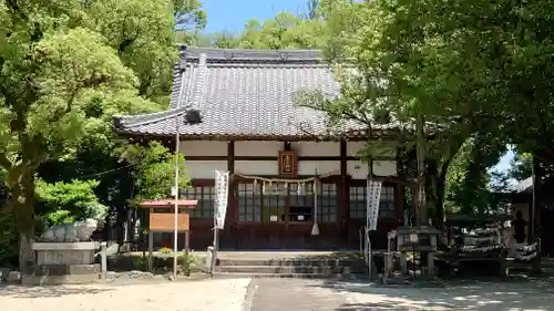 高牟神社（瀬古）の本殿・本堂