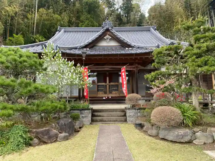 成田観音 円応寺の{uncategorized: "未分類", other: "その他", undefined: "問題あり", building: "その他建物", grave: "お墓", sacred_gate: "鳥居", guardian: "狛犬", statue: "像", buddha: "仏像", history: "歴史", nature: "自然", garden: "庭園", animal: "動物", pagoda: "塔", temizu: "手水舎", mountain_gate: "山門・神門", sanctuary: "本殿・本堂", subordinate: "末社・摂社", art: "芸術", scenery: "景色", jizo: "地蔵", ema: "絵馬", goshuin: "御朱印", omikuji: "おみくじ", items: "授与品その他", amulet: "お守り", goshuincho: "御朱印帳", eats: "食事", festival: "お祭り", votive_dance: "神楽", shichigosan: "七五三参", wedding: "結婚式", experience: "体験その他", initially: "初詣", around: "周辺", anti_infection: "感染症対策"}