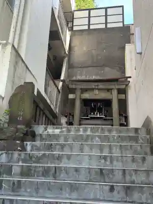 弦巻稲荷神社の{uncategorized: "未分類", other: "その他", undefined: "問題あり", building: "その他建物", grave: "お墓", sacred_gate: "鳥居", guardian: "狛犬", statue: "像", buddha: "仏像", history: "歴史", nature: "自然", garden: "庭園", animal: "動物", pagoda: "塔", temizu: "手水舎", mountain_gate: "山門・神門", sanctuary: "本殿・本堂", subordinate: "末社・摂社", art: "芸術", scenery: "景色", jizo: "地蔵", ema: "絵馬", goshuin: "御朱印", omikuji: "おみくじ", items: "授与品その他", amulet: "お守り", goshuincho: "御朱印帳", eats: "食事", festival: "お祭り", votive_dance: "神楽", shichigosan: "七五三参", wedding: "結婚式", experience: "体験その他", initially: "初詣", around: "周辺", anti_infection: "感染症対策"}