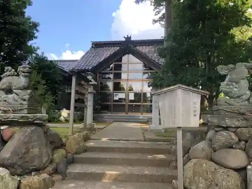 額東神社の本殿