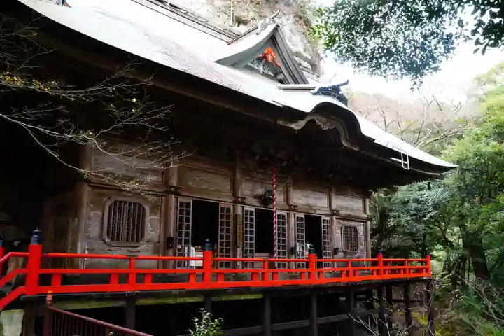 両子寺の本殿・本堂