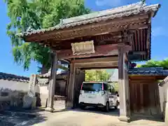 江東寺の山門