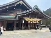出雲大社の{uncategorized: "未分類", other: "その他", undefined: "問題あり", building: "その他建物", grave: "お墓", sacred_gate: "鳥居", guardian: "狛犬", statue: "像", buddha: "仏像", history: "歴史", nature: "自然", garden: "庭園", animal: "動物", pagoda: "塔", temizu: "手水舎", mountain_gate: "山門・神門", sanctuary: "本殿・本堂", subordinate: "末社・摂社", art: "芸術", scenery: "景色", jizo: "地蔵", ema: "絵馬", goshuin: "御朱印", omikuji: "おみくじ", items: "授与品その他", amulet: "お守り", goshuincho: "御朱印帳", eats: "食事", festival: "お祭り", votive_dance: "神楽", shichigosan: "七五三参", wedding: "結婚式", experience: "体験その他", initially: "初詣", around: "周辺", anti_infection: "感染症対策"}
