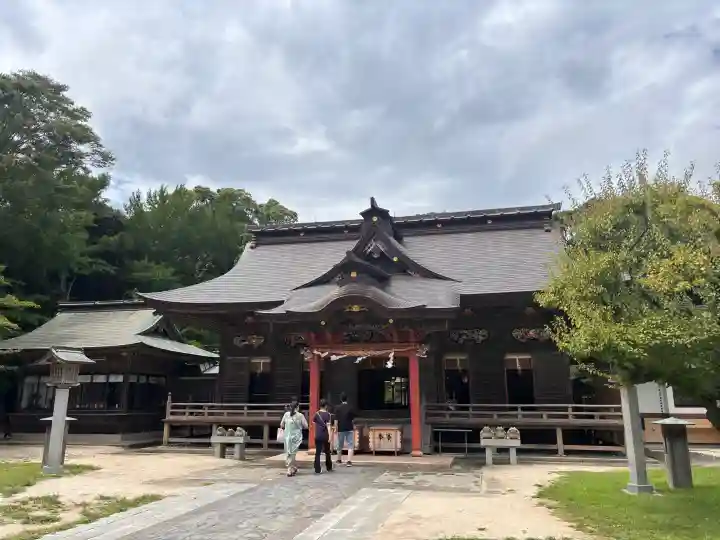 大洗磯前神社の{uncategorized: "未分類", other: "その他", undefined: "問題あり", building: "その他建物", grave: "お墓", sacred_gate: "鳥居", guardian: "狛犬", statue: "像", buddha: "仏像", history: "歴史", nature: "自然", garden: "庭園", animal: "動物", pagoda: "塔", temizu: "手水舎", mountain_gate: "山門・神門", sanctuary: "本殿・本堂", subordinate: "末社・摂社", art: "芸術", scenery: "景色", jizo: "地蔵", ema: "絵馬", goshuin: "御朱印", omikuji: "おみくじ", items: "授与品その他", amulet: "お守り", goshuincho: "御朱印帳", eats: "食事", festival: "お祭り", votive_dance: "神楽", shichigosan: "七五三参", wedding: "結婚式", experience: "体験その他", initially: "初詣", around: "周辺", anti_infection: "感染症対策"}
