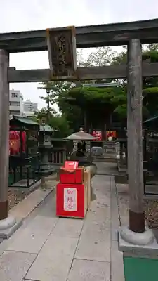 成田山深川不動堂(新勝寺東京別院)の鳥居