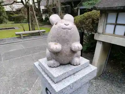 岡崎神社の{uncategorized: "未分類", other: "その他", undefined: "問題あり", building: "その他建物", grave: "お墓", sacred_gate: "鳥居", guardian: "狛犬", statue: "像", buddha: "仏像", history: "歴史", nature: "自然", garden: "庭園", animal: "動物", pagoda: "塔", temizu: "手水舎", mountain_gate: "山門・神門", sanctuary: "本殿・本堂", subordinate: "末社・摂社", art: "芸術", scenery: "景色", jizo: "地蔵", ema: "絵馬", goshuin: "御朱印", omikuji: "おみくじ", items: "授与品その他", amulet: "お守り", goshuincho: "御朱印帳", eats: "食事", festival: "お祭り", votive_dance: "神楽", shichigosan: "七五三参", wedding: "結婚式", experience: "体験その他", initially: "初詣", around: "周辺", anti_infection: "感染症対策"}