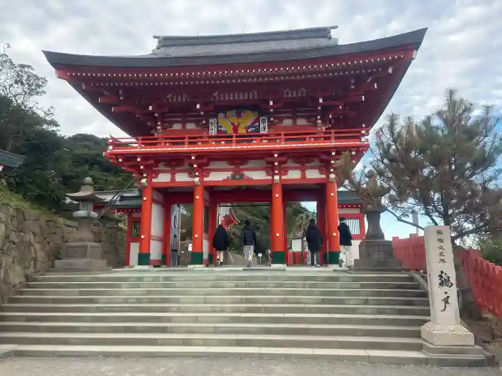 鵜戸神宮の{uncategorized: "未分類", other: "その他", undefined: "問題あり", building: "その他建物", grave: "お墓", sacred_gate: "鳥居", guardian: "狛犬", statue: "像", buddha: "仏像", history: "歴史", nature: "自然", garden: "庭園", animal: "動物", pagoda: "塔", temizu: "手水舎", mountain_gate: "山門・神門", sanctuary: "本殿・本堂", subordinate: "末社・摂社", art: "芸術", scenery: "景色", jizo: "地蔵", ema: "絵馬", goshuin: "御朱印", omikuji: "おみくじ", items: "授与品その他", amulet: "お守り", goshuincho: "御朱印帳", eats: "食事", festival: "お祭り", votive_dance: "神楽", shichigosan: "七五三参", wedding: "結婚式", experience: "体験その他", initially: "初詣", around: "周辺", anti_infection: "感染症対策"}