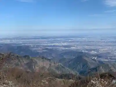 大山阿夫利神社本社の{uncategorized: "未分類", other: "その他", undefined: "問題あり", building: "その他建物", grave: "お墓", sacred_gate: "鳥居", guardian: "狛犬", statue: "像", buddha: "仏像", history: "歴史", nature: "自然", garden: "庭園", animal: "動物", pagoda: "塔", temizu: "手水舎", mountain_gate: "山門・神門", sanctuary: "本殿・本堂", subordinate: "末社・摂社", art: "芸術", scenery: "景色", jizo: "地蔵", ema: "絵馬", goshuin: "御朱印", omikuji: "おみくじ", items: "授与品その他", amulet: "お守り", goshuincho: "御朱印帳", eats: "食事", festival: "お祭り", votive_dance: "神楽", shichigosan: "七五三参", wedding: "結婚式", experience: "体験その他", initially: "初詣", around: "周辺", anti_infection: "感染症対策"}