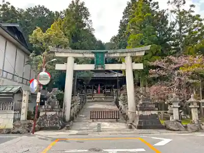 松尾神社の山門・神門