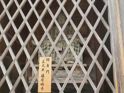 篠山春日神社の像