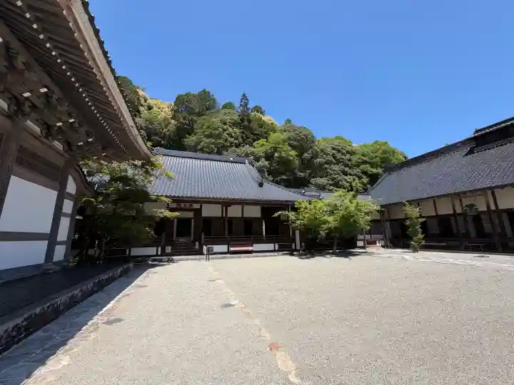 佛通寺の{uncategorized: "未分類", other: "その他", undefined: "問題あり", building: "その他建物", grave: "お墓", sacred_gate: "鳥居", guardian: "狛犬", statue: "像", buddha: "仏像", history: "歴史", nature: "自然", garden: "庭園", animal: "動物", pagoda: "塔", temizu: "手水舎", mountain_gate: "山門・神門", sanctuary: "本殿・本堂", subordinate: "末社・摂社", art: "芸術", scenery: "景色", jizo: "地蔵", ema: "絵馬", goshuin: "御朱印", omikuji: "おみくじ", items: "授与品その他", amulet: "お守り", goshuincho: "御朱印帳", eats: "食事", festival: "お祭り", votive_dance: "神楽", shichigosan: "七五三参", wedding: "結婚式", experience: "体験その他", initially: "初詣", around: "周辺", anti_infection: "感染症対策"}