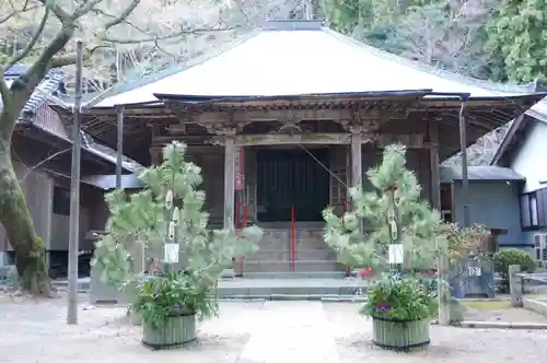 横滝寺の本殿