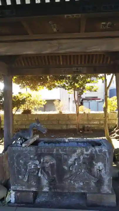 下総野田愛宕神社の手水舎