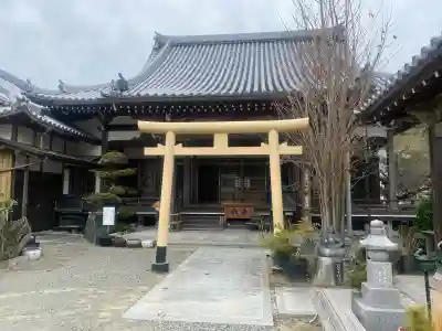 春日寺の{uncategorized: "未分類", other: "その他", undefined: "問題あり", building: "その他建物", grave: "お墓", sacred_gate: "鳥居", guardian: "狛犬", statue: "像", buddha: "仏像", history: "歴史", nature: "自然", garden: "庭園", animal: "動物", pagoda: "塔", temizu: "手水舎", mountain_gate: "山門・神門", sanctuary: "本殿・本堂", subordinate: "末社・摂社", art: "芸術", scenery: "景色", jizo: "地蔵", ema: "絵馬", goshuin: "御朱印", omikuji: "おみくじ", items: "授与品その他", amulet: "お守り", goshuincho: "御朱印帳", eats: "食事", festival: "お祭り", votive_dance: "神楽", shichigosan: "七五三参", wedding: "結婚式", experience: "体験その他", initially: "初詣", around: "周辺", anti_infection: "感染症対策"}