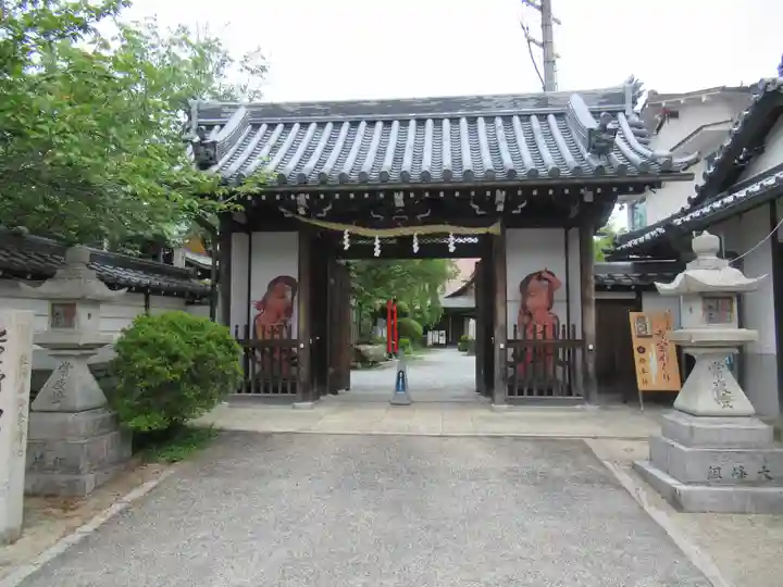 櫻本坊の山門・神門