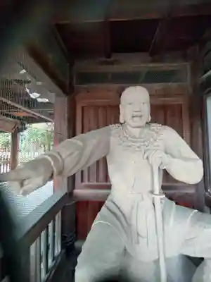 石切劔箭神社の{uncategorized: "未分類", other: "その他", undefined: "問題あり", building: "その他建物", grave: "お墓", sacred_gate: "鳥居", guardian: "狛犬", statue: "像", buddha: "仏像", history: "歴史", nature: "自然", garden: "庭園", animal: "動物", pagoda: "塔", temizu: "手水舎", mountain_gate: "山門・神門", sanctuary: "本殿・本堂", subordinate: "末社・摂社", art: "芸術", scenery: "景色", jizo: "地蔵", ema: "絵馬", goshuin: "御朱印", omikuji: "おみくじ", items: "授与品その他", amulet: "お守り", goshuincho: "御朱印帳", eats: "食事", festival: "お祭り", votive_dance: "神楽", shichigosan: "七五三参", wedding: "結婚式", experience: "体験その他", initially: "初詣", around: "周辺", anti_infection: "感染症対策"}