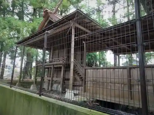 高尾神社の本殿