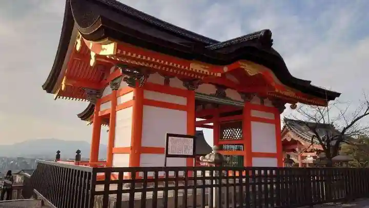 清水寺の山門・神門