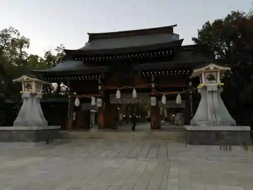 湊川神社の山門