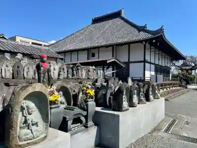 光榮寺の{uncategorized: "未分類", other: "その他", undefined: "問題あり", building: "その他建物", grave: "お墓", sacred_gate: "鳥居", guardian: "狛犬", statue: "像", buddha: "仏像", history: "歴史", nature: "自然", garden: "庭園", animal: "動物", pagoda: "塔", temizu: "手水舎", mountain_gate: "山門・神門", sanctuary: "本殿・本堂", subordinate: "末社・摂社", art: "芸術", scenery: "景色", jizo: "地蔵", ema: "絵馬", goshuin: "御朱印", omikuji: "おみくじ", items: "授与品その他", amulet: "お守り", goshuincho: "御朱印帳", eats: "食事", festival: "お祭り", votive_dance: "神楽", shichigosan: "七五三参", wedding: "結婚式", experience: "体験その他", initially: "初詣", around: "周辺", anti_infection: "感染症対策"}