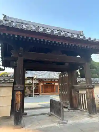 浄満寺の{uncategorized: "未分類", other: "その他", undefined: "問題あり", building: "その他建物", grave: "お墓", sacred_gate: "鳥居", guardian: "狛犬", statue: "像", buddha: "仏像", history: "歴史", nature: "自然", garden: "庭園", animal: "動物", pagoda: "塔", temizu: "手水舎", mountain_gate: "山門・神門", sanctuary: "本殿・本堂", subordinate: "末社・摂社", art: "芸術", scenery: "景色", jizo: "地蔵", ema: "絵馬", goshuin: "御朱印", omikuji: "おみくじ", items: "授与品その他", amulet: "お守り", goshuincho: "御朱印帳", eats: "食事", festival: "お祭り", votive_dance: "神楽", shichigosan: "七五三参", wedding: "結婚式", experience: "体験その他", initially: "初詣", around: "周辺", anti_infection: "感染症対策"}